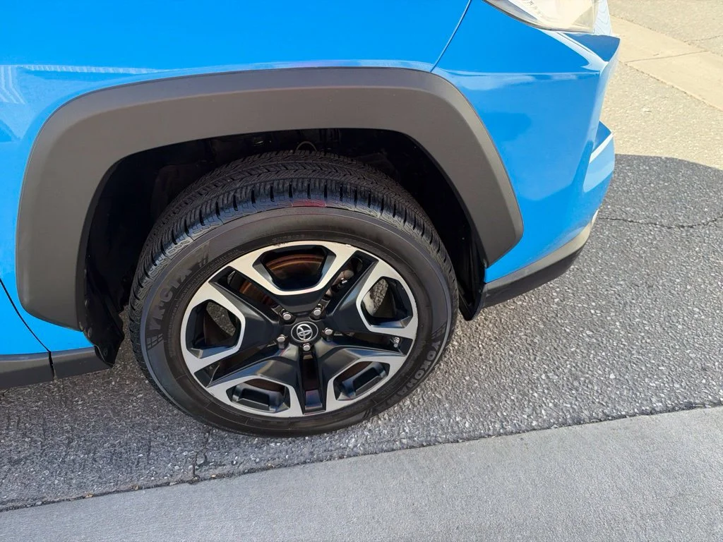 Used 2019 Blue Toyota Adventure image 22