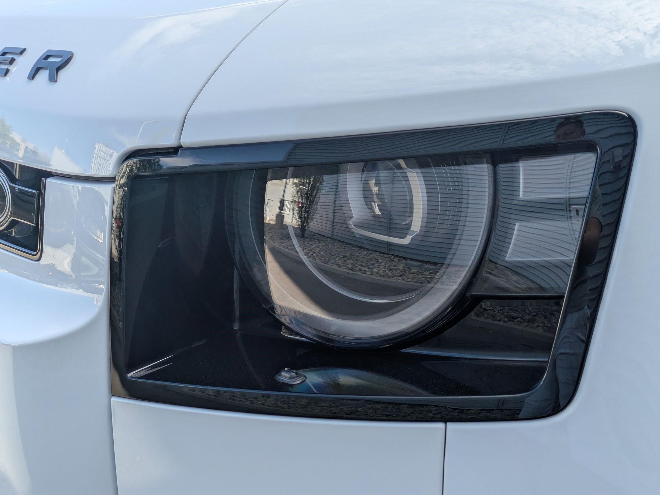 New 2026 Fuji White Land Rover P400 X-Dynamic SE image 10