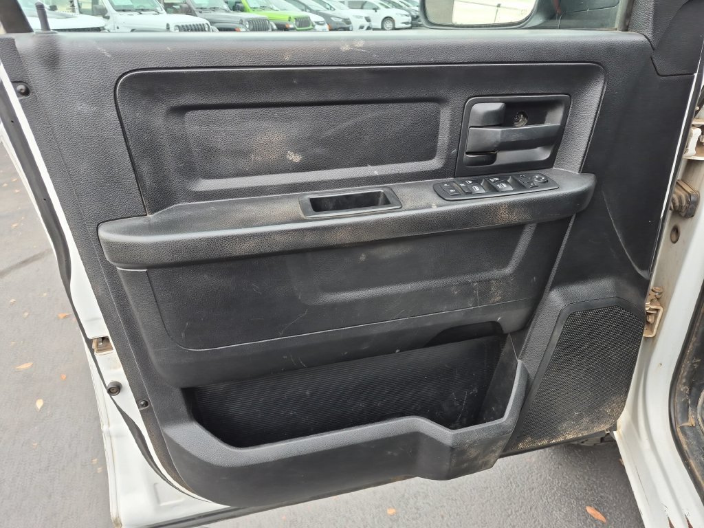 Used 2014 Bright White Clearcoat Ram Tradesman image 10