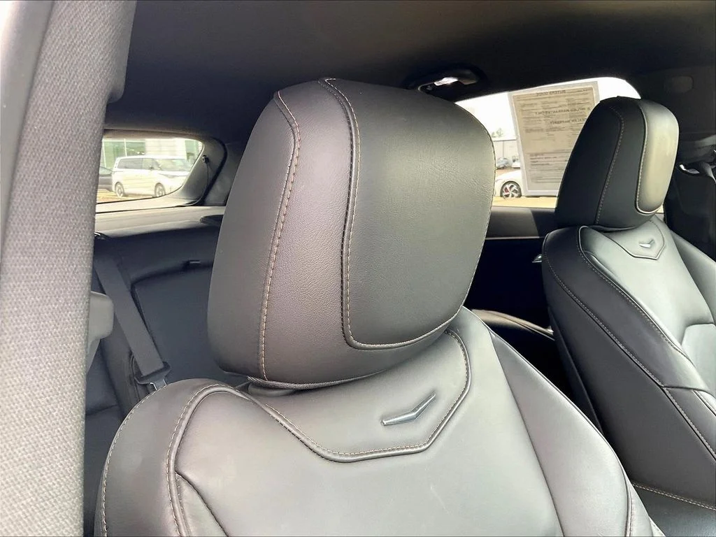 Used 2019 Red Cadillac Sport image 22
