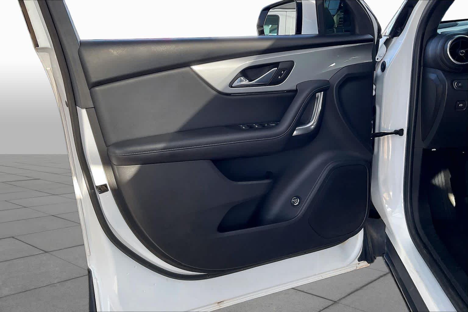 Used 2021 SUMMIT WHITE Chevrolet LT image 20