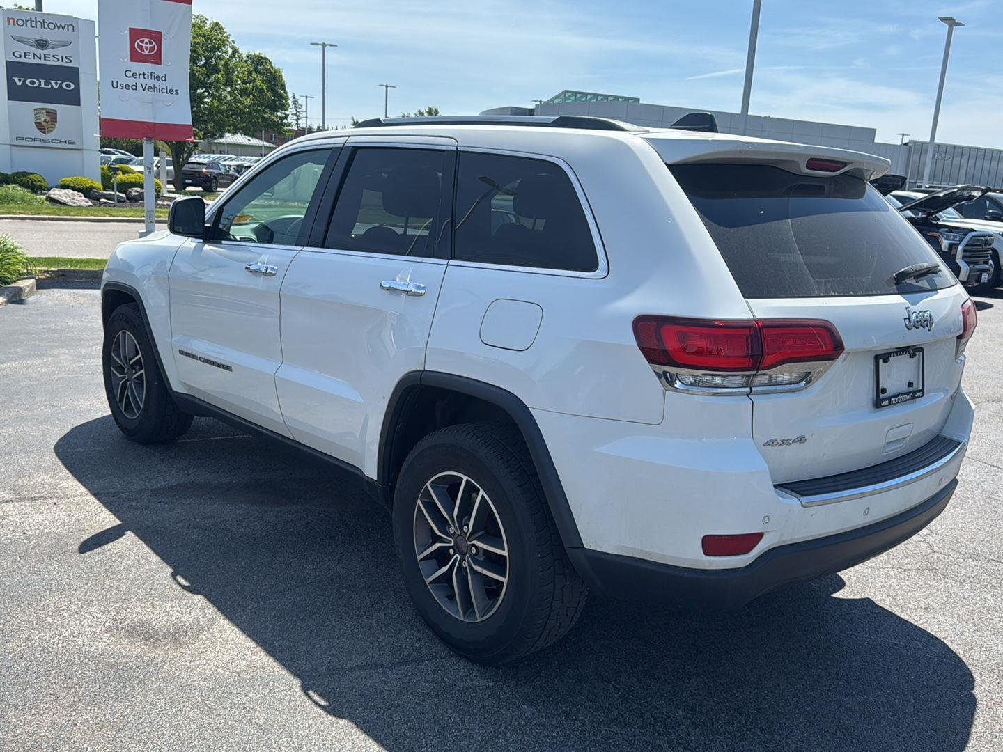Used 2020 Bright White Clearcoat Jeep Limited image 4