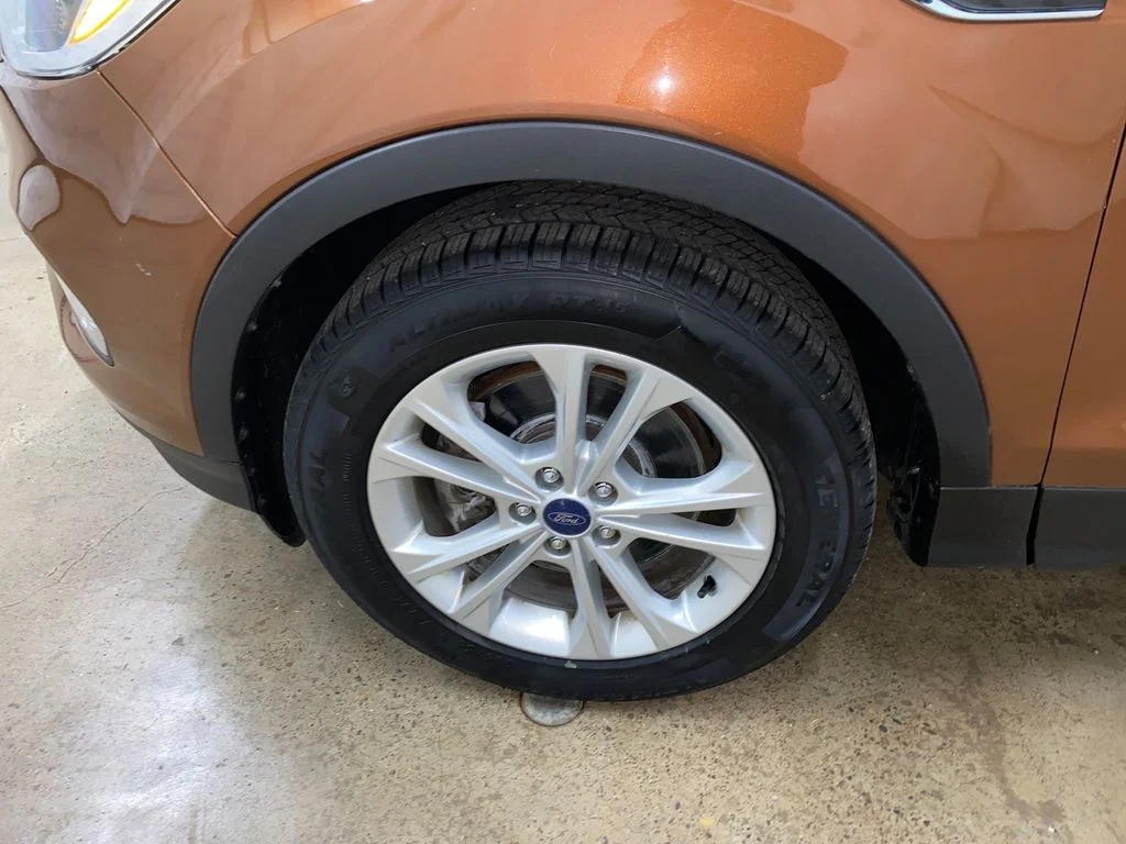 Used 2017 Red Ford SE image 15