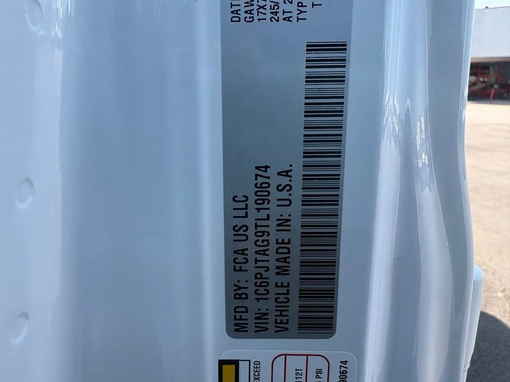 New 2026 Bright White Clear-Coat Exterior Paint Jeep Sport S image 32