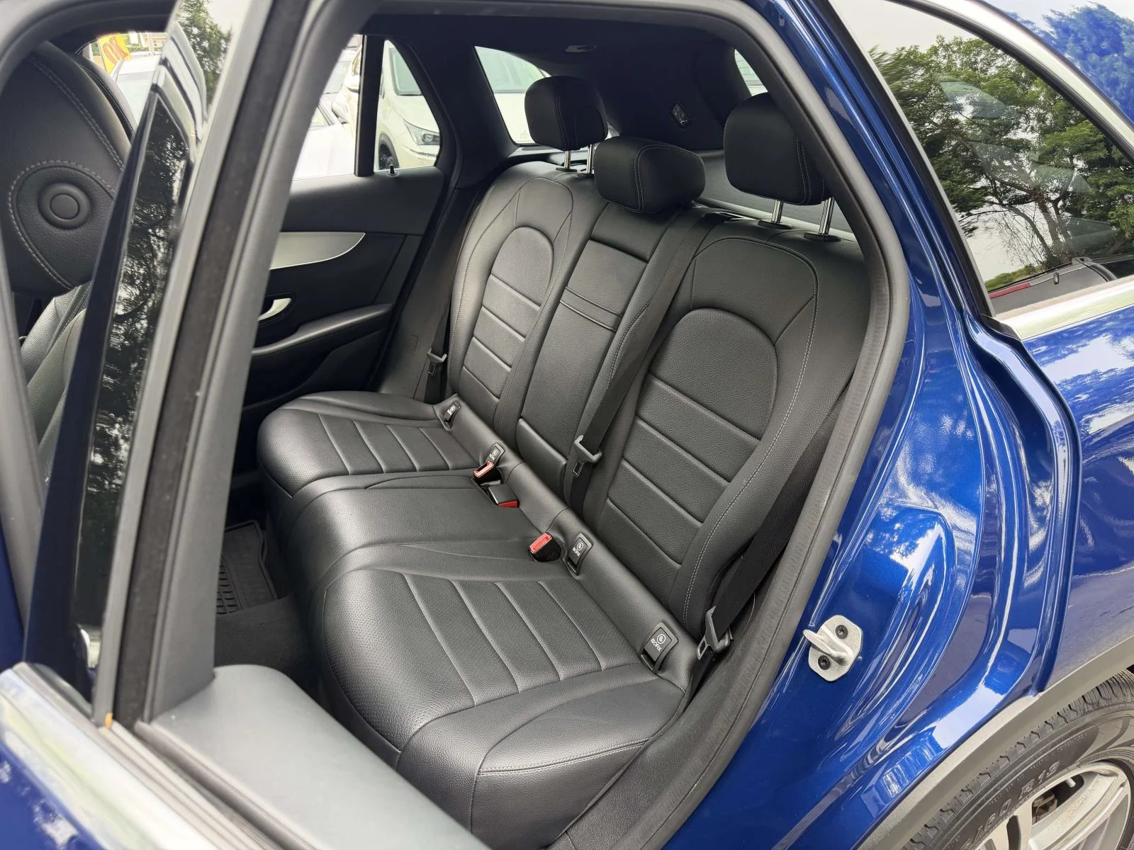 Used 2021 Blue Mercedes-Benz GLC 300 image 15
