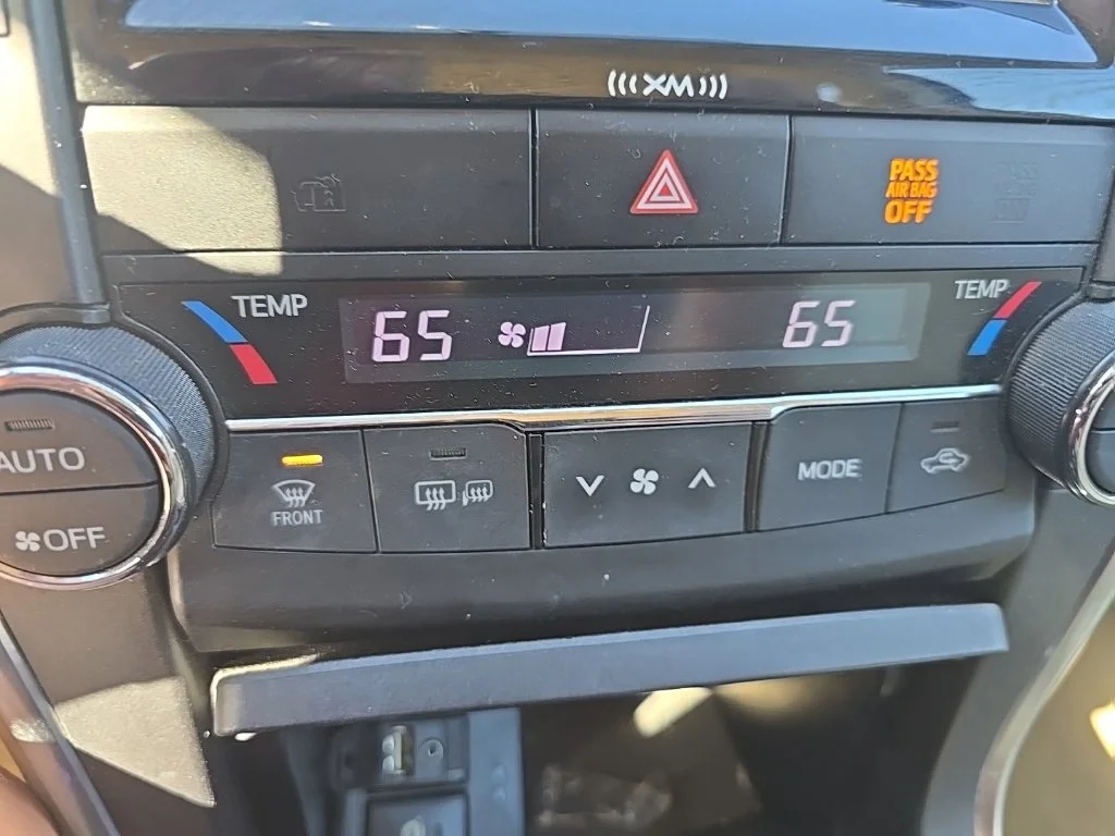 Used 2017 White Toyota XLE image 17