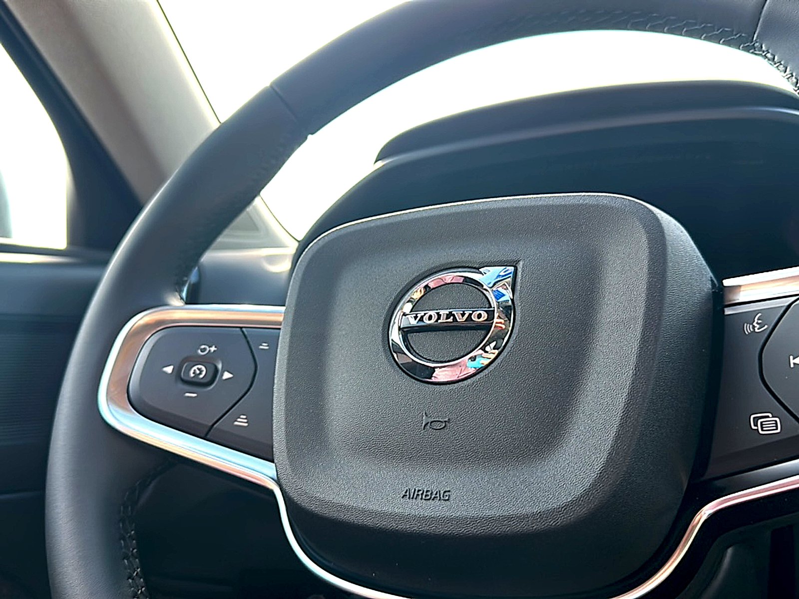 2026 Volvo XC40 Plus - Photo 20