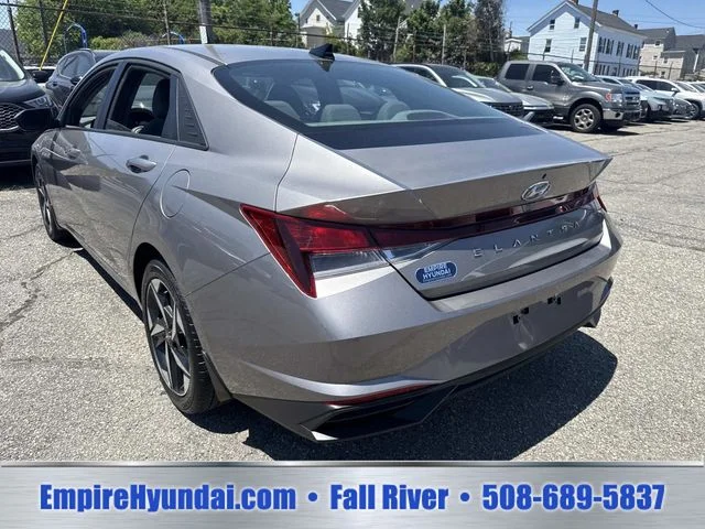 Used 2023  Hyundai SEL image 7