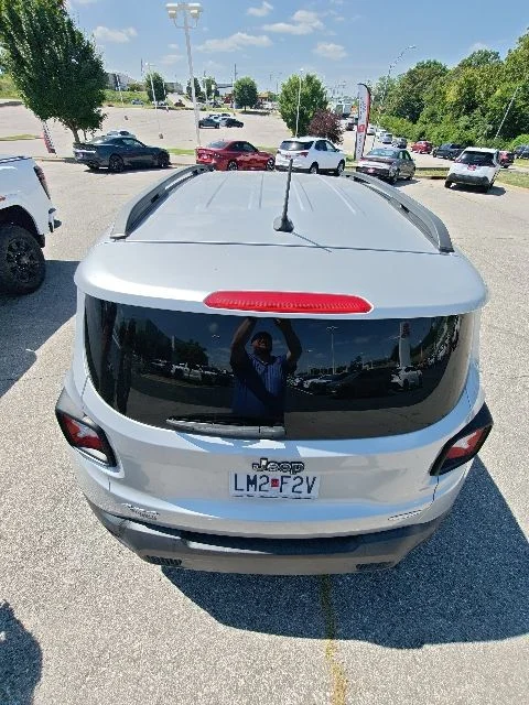 Used 2017 Silver Jeep Latitude image 22