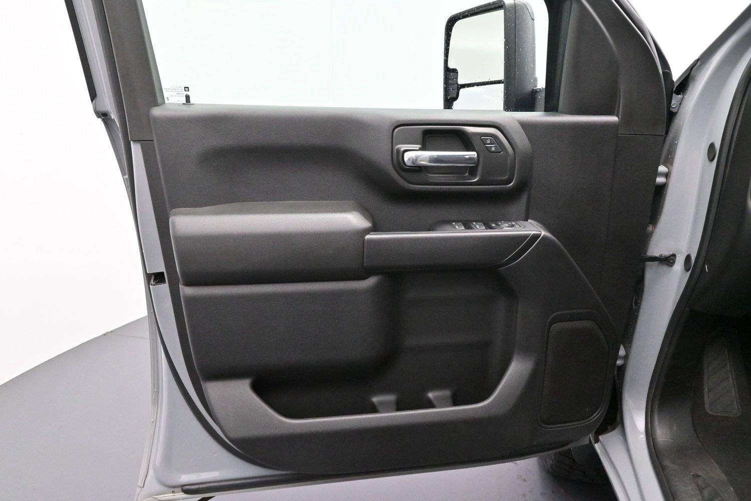 Used 2024 Slate Gray Metallic Chevrolet Custom image 10