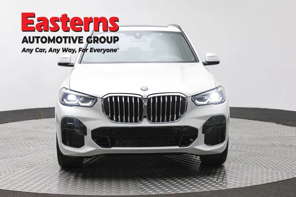 Used 2023 White BMW xDrive40i image 2