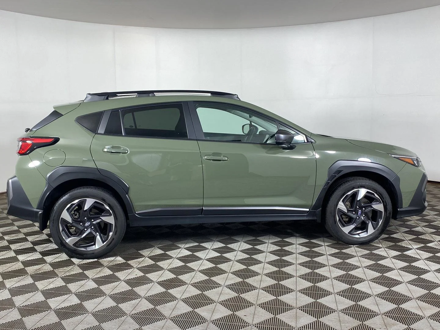 Used 2025 Alpine Green Subaru Limited image 24