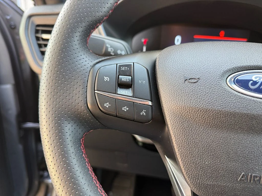 Used 2025 Gray Ford ST-Line image 24