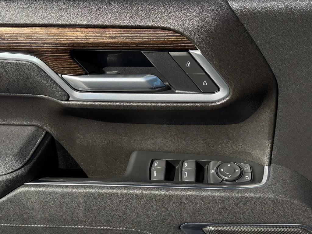 Used 2026 Titanium Rush Metallic GMC Elevation image 26