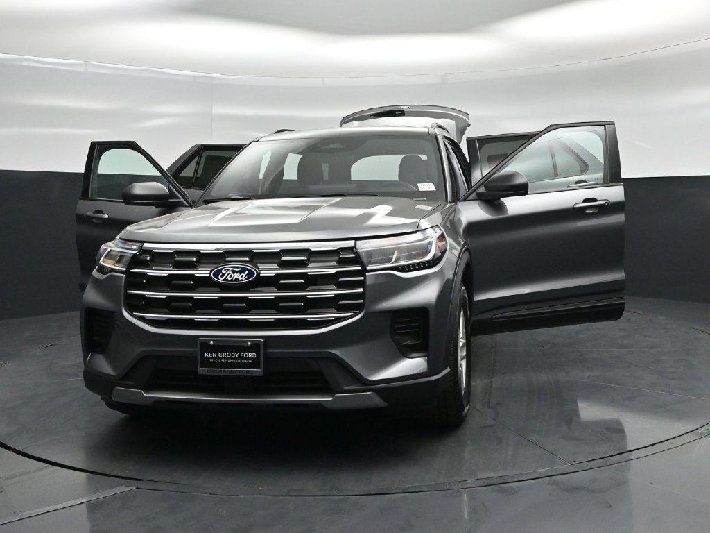 New 2027 Carbonized Gray Metallic Ford Active image 29