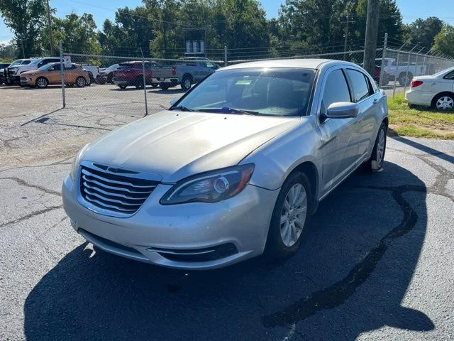 Used 2011 Silver Chrysler Touring image 5