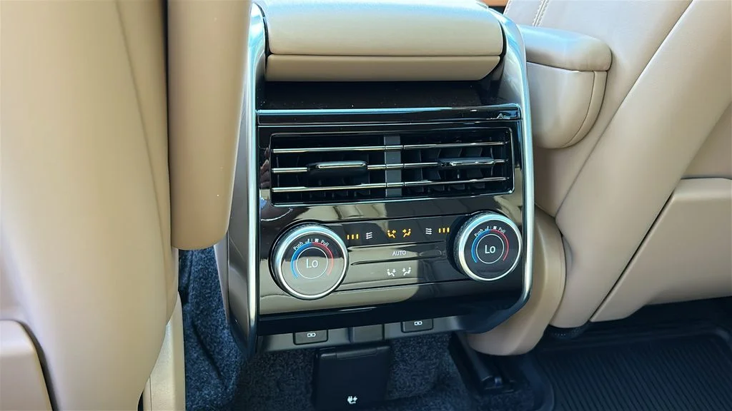 2026 Land Rover Range Rover SE - Photo 25