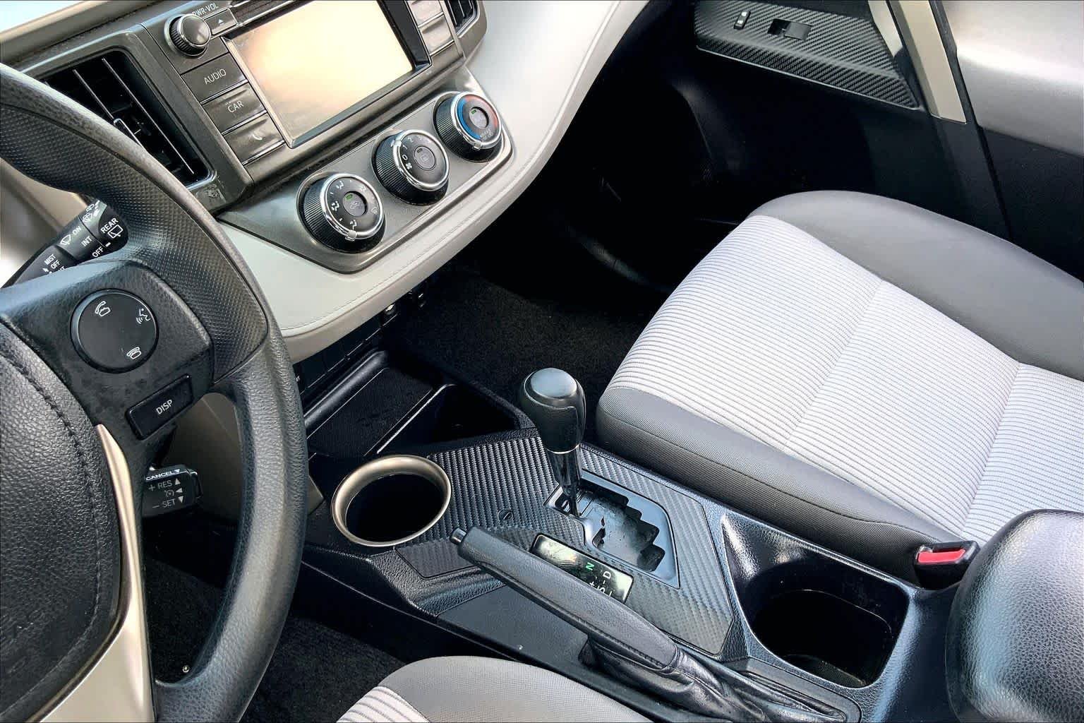 Used 2015 Classic Silver Metallic Toyota LE image 16