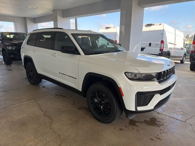 New 2026 Bright White Clear-Coat Exterior Paint Jeep Altitude image 6