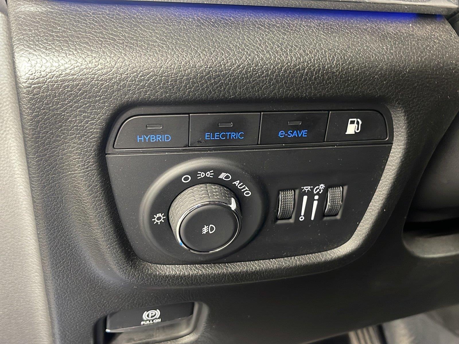 Used 2023 Hydro Blue Pearlcoat Jeep Overland image 15