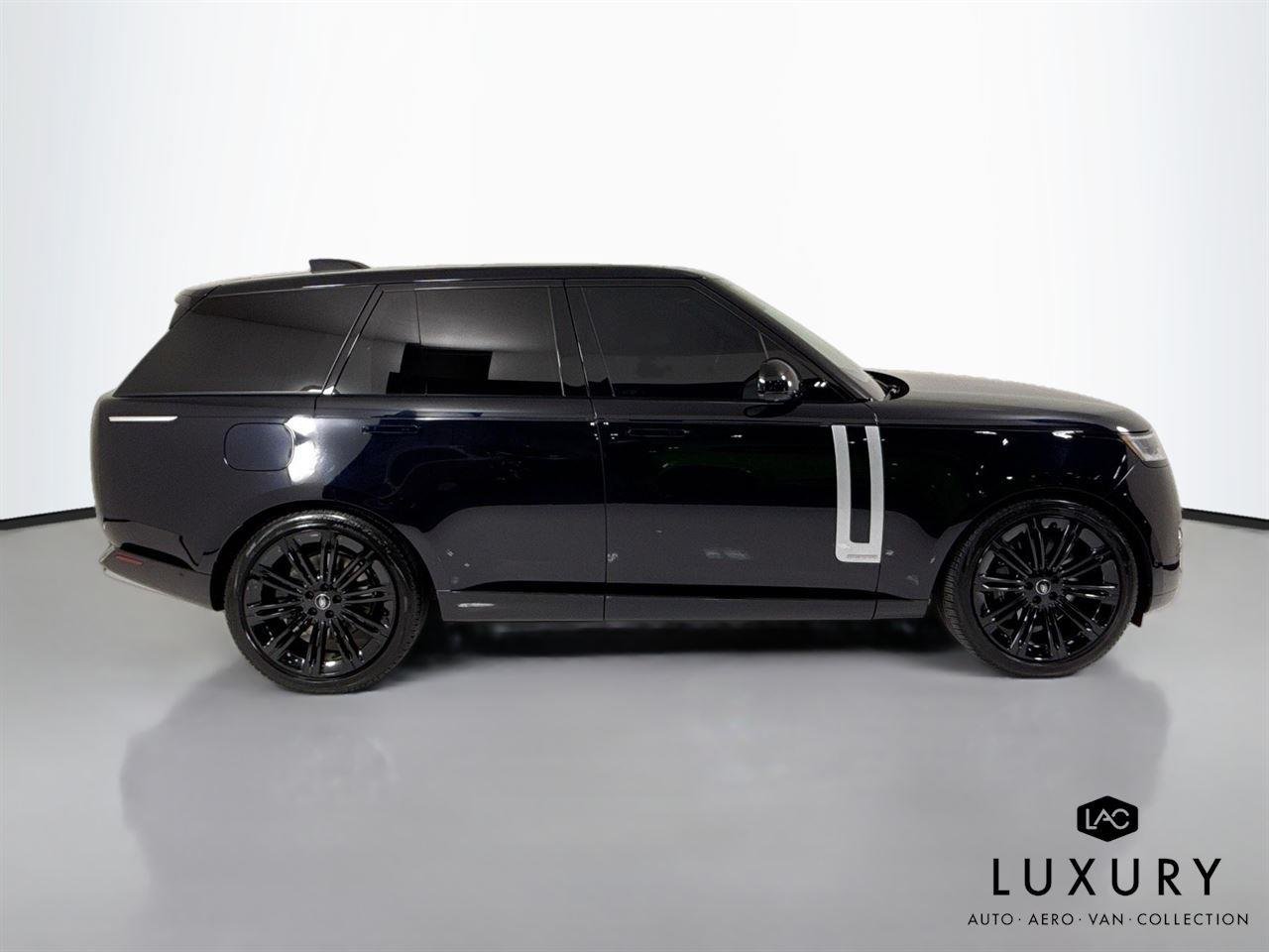 Used 2024 Ligurian Black SV Bespoke Ultra Metallic Gloss Land Rover Autobiography | Meridian 3D Sound | Rear TVs image 5