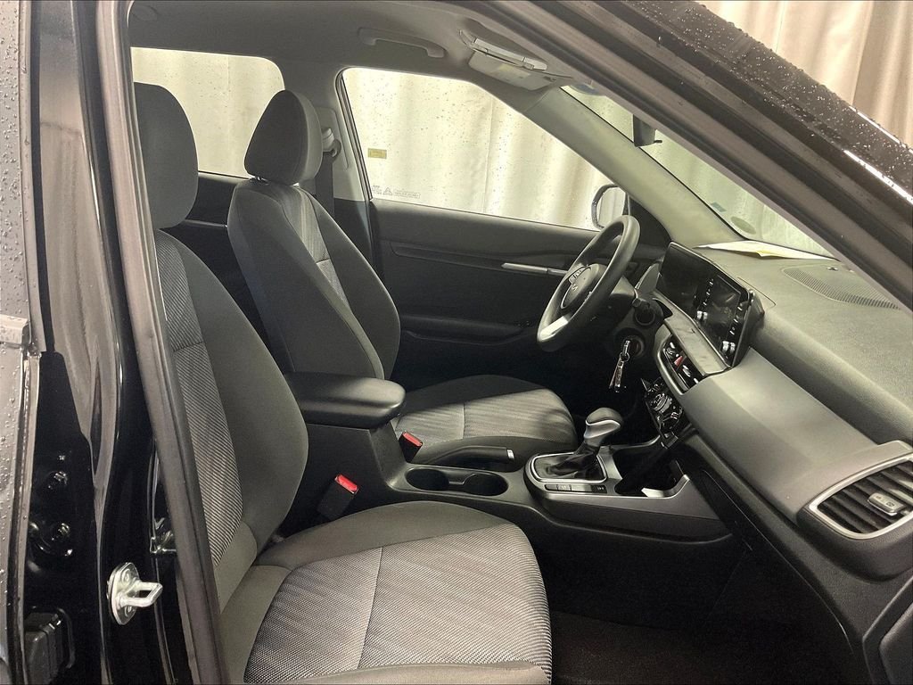 Used 2024 Black Kia LX image 11