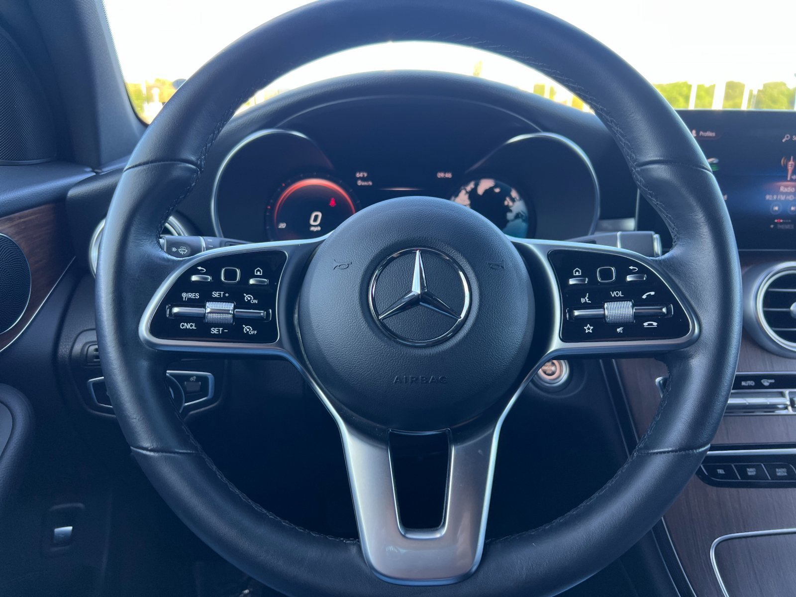 Used 2022 White Mercedes-Benz GLC 300 image 22