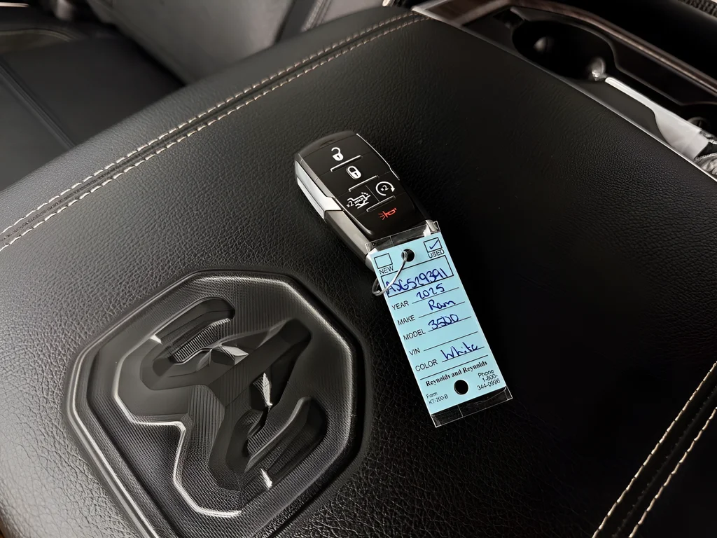 Used 2025 White Ram Laramie image 27