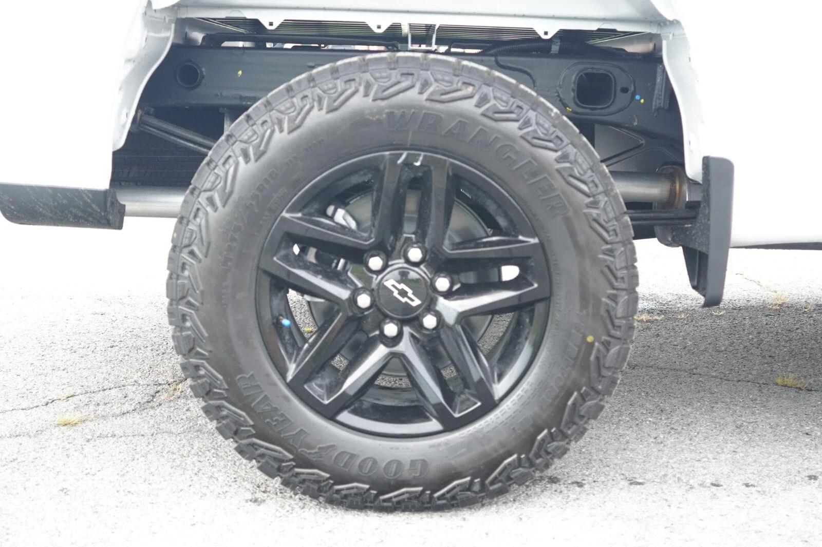 New 2026 Summit White Chevrolet Custom Trail Boss image 12