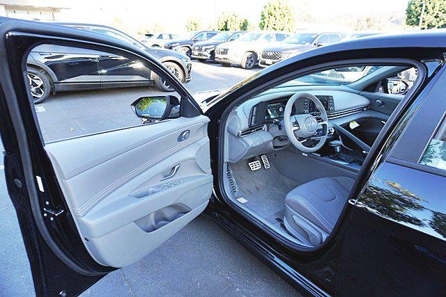 New 2026 Black Hyundai SEL Sport image 36