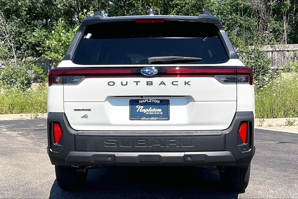 New 2026 CRYSTAL WHITE PEARL Subaru Limited image 4