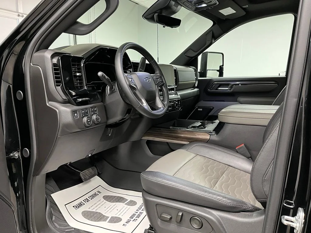 Used 2025 Black Chevrolet ZR2 image 20