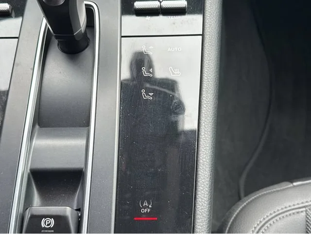 2023 Porsche Macan T - Photo 27