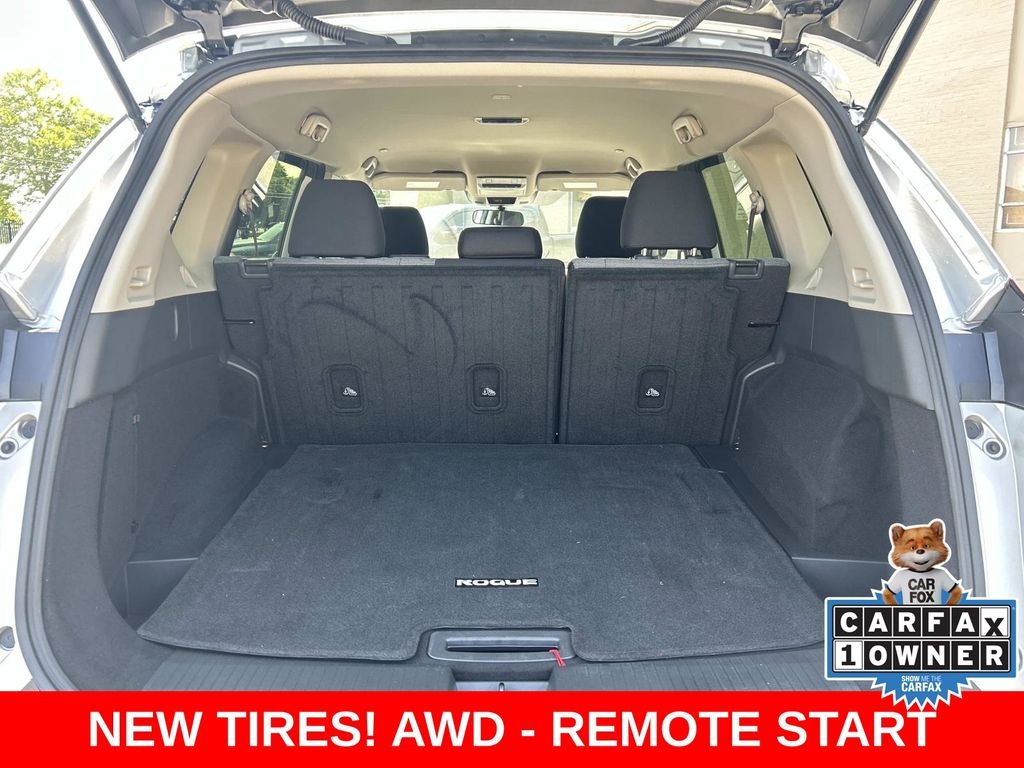 Used 2023 Silver Nissan SV image 11