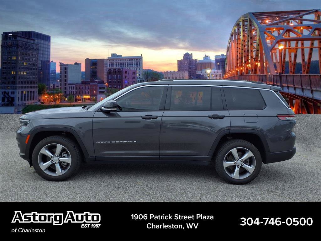 Used 2022 Baltic Gray Metallic Clearcoat Jeep Limited image 6