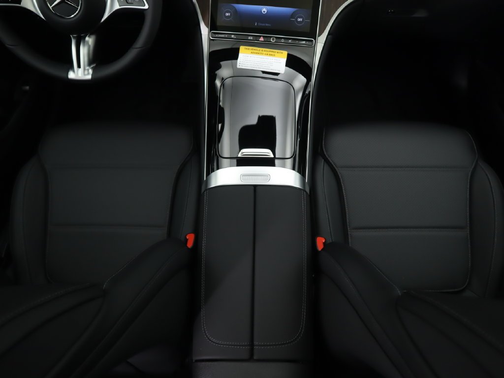 Used 2026 Polar White Mercedes-Benz GLC 300 image 17