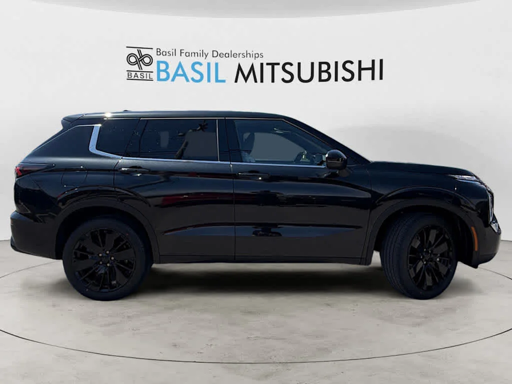 New 2026 Black Diamond Mitsubishi LE image 2