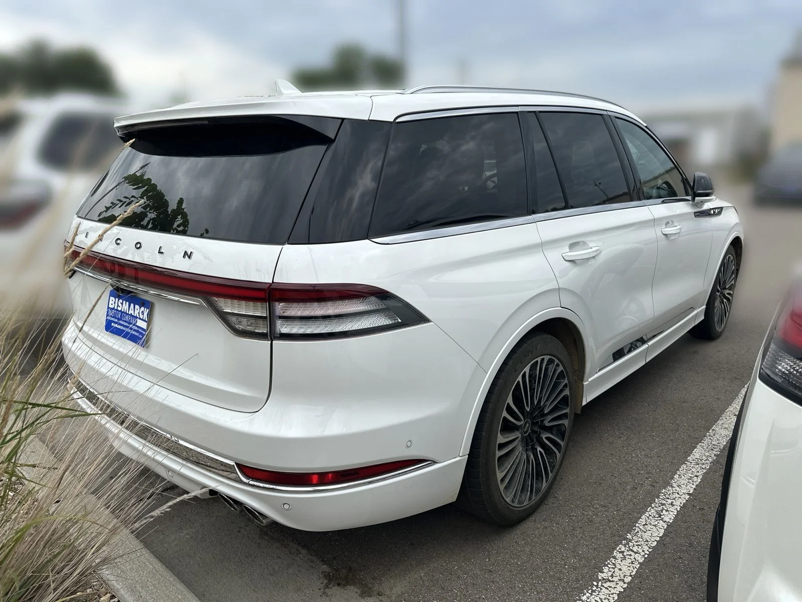 Used 2023 White Lincoln Black Label image 3