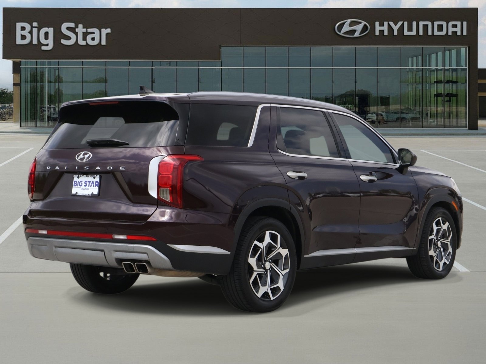 Used 2023 Sierra Burgundy Hyundai SEL image 4