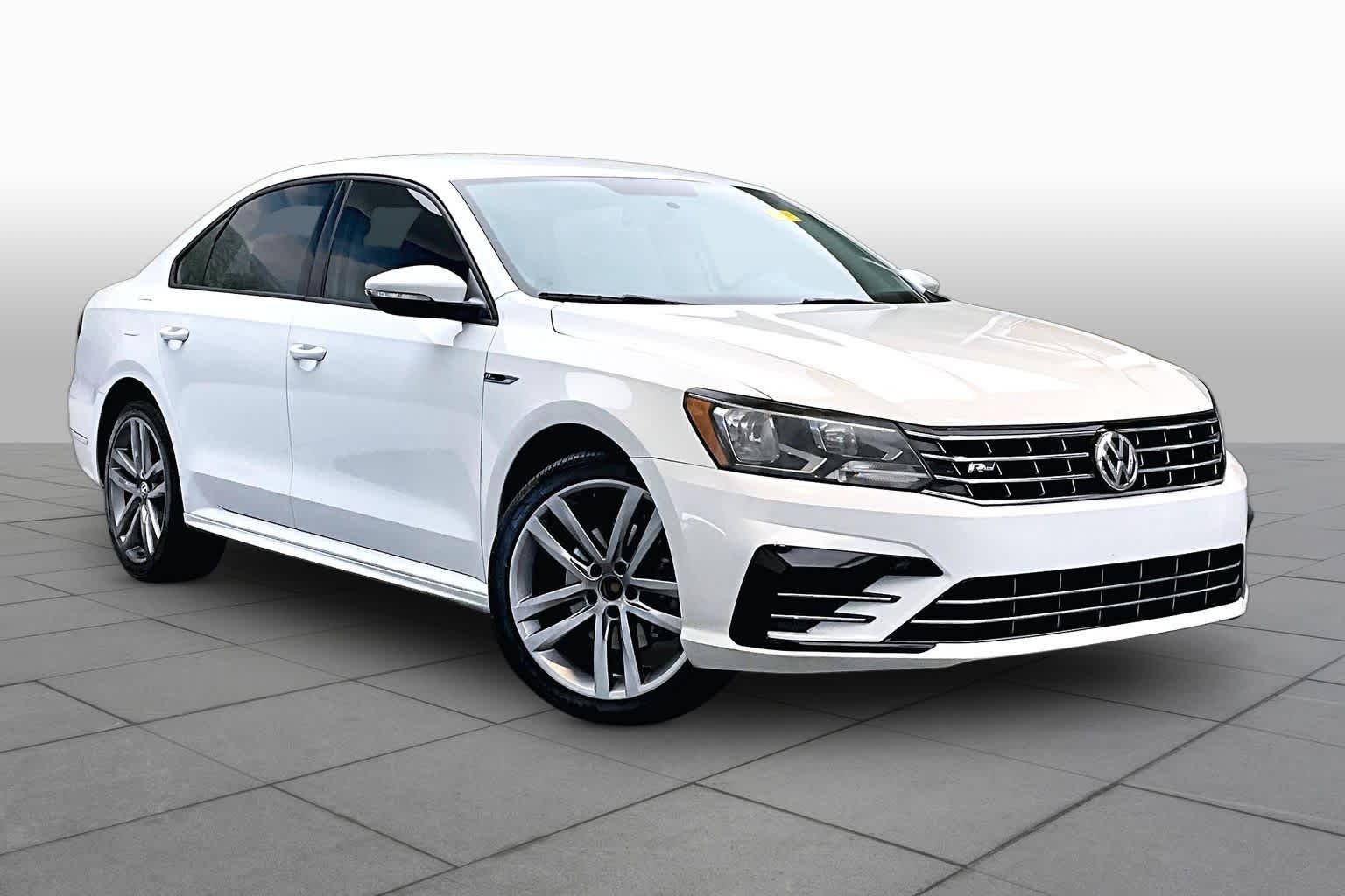 Pre-Owned 2018 Volkswagen Passat R-Line