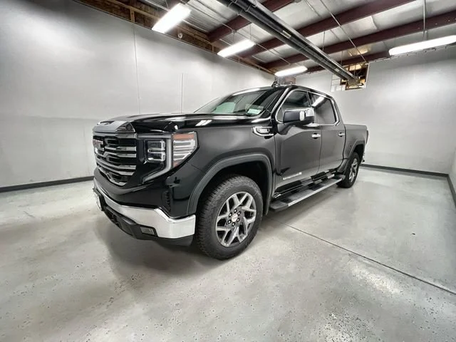 New 2026 Onyx Black GMC SLT image 1