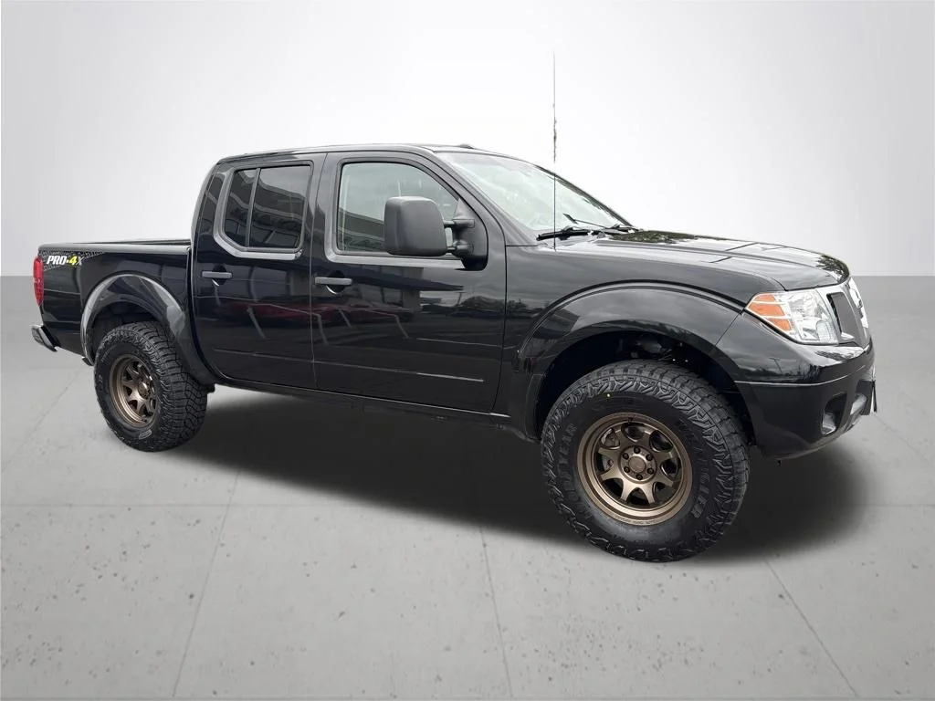Used 2018 Black Nissan PRO-4X image 4