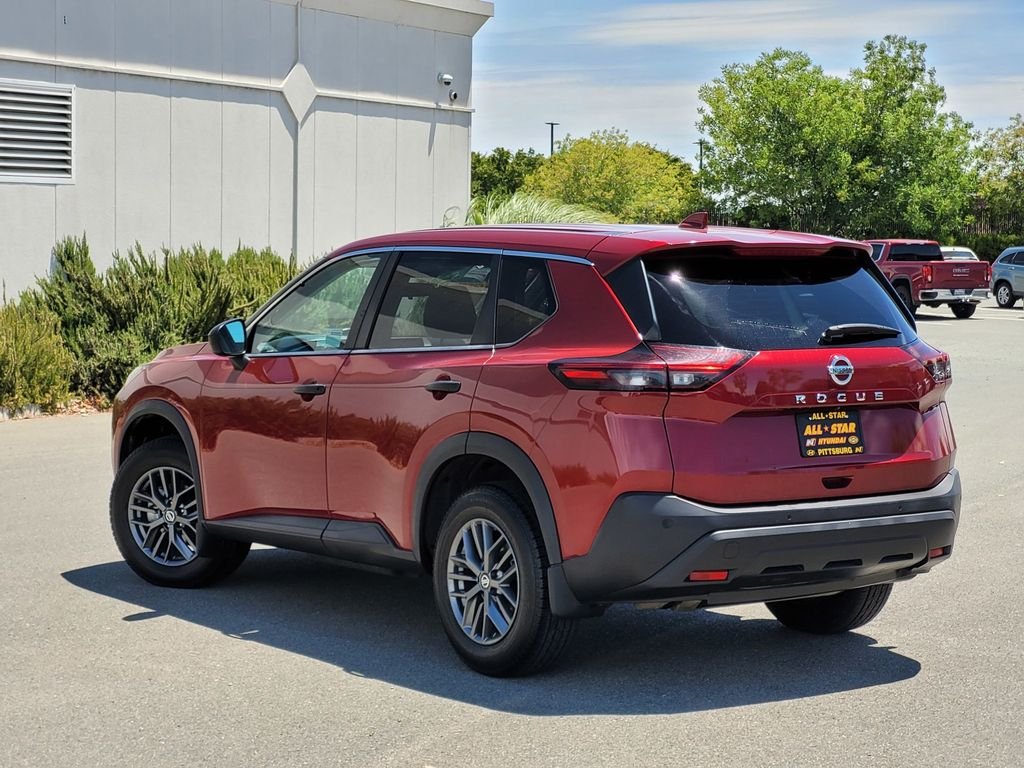 Used 2021 Red Nissan S image 6