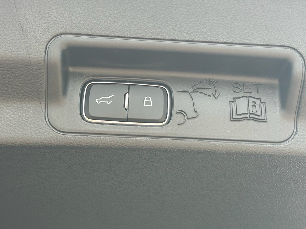 2026 Ford Explorer Tremor - Photo 40