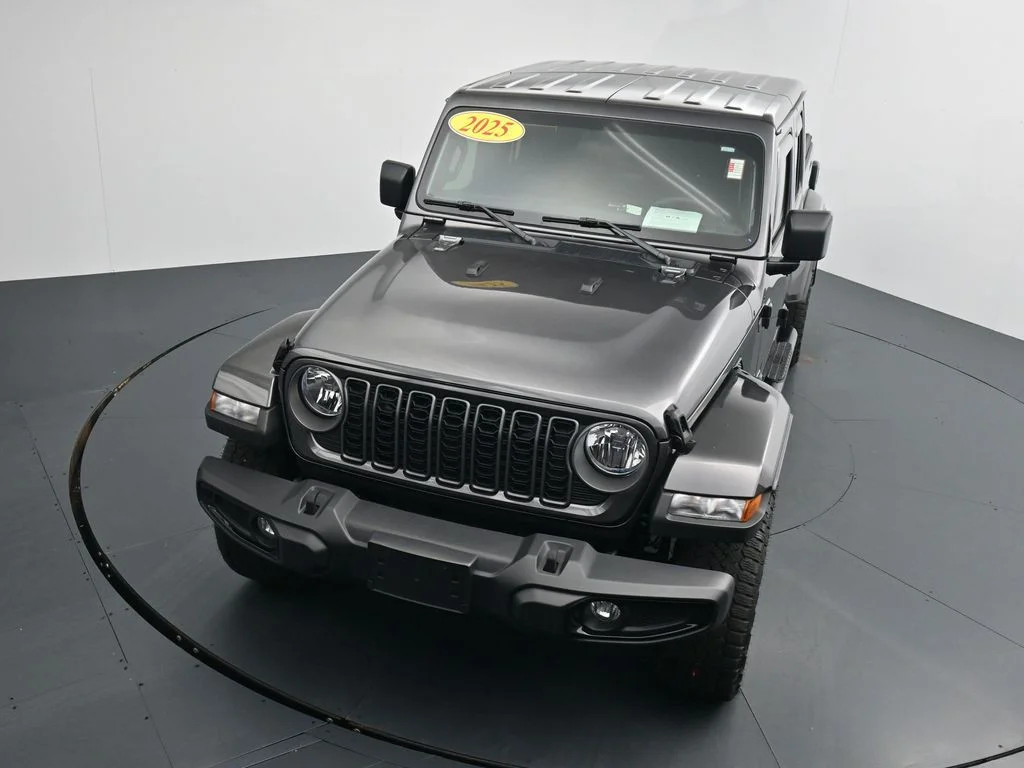 Used 2025 Gray Jeep Nighthawk image 25
