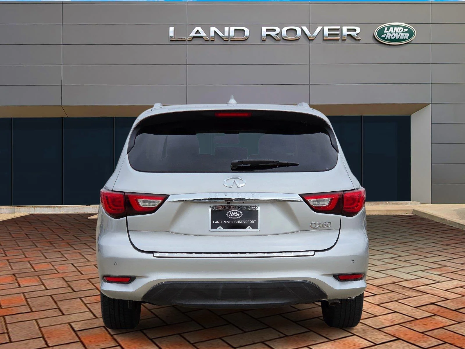 Used 2016 Liquid Platinum INFINITI  image 5