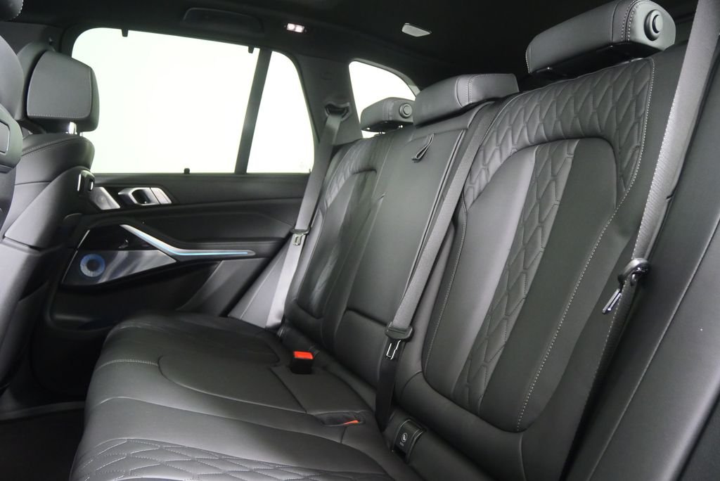 New 2026 Black Sapphire Metallic BMW M60i image 15