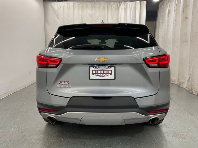 Used 2025 Gray Chevrolet LT image 6