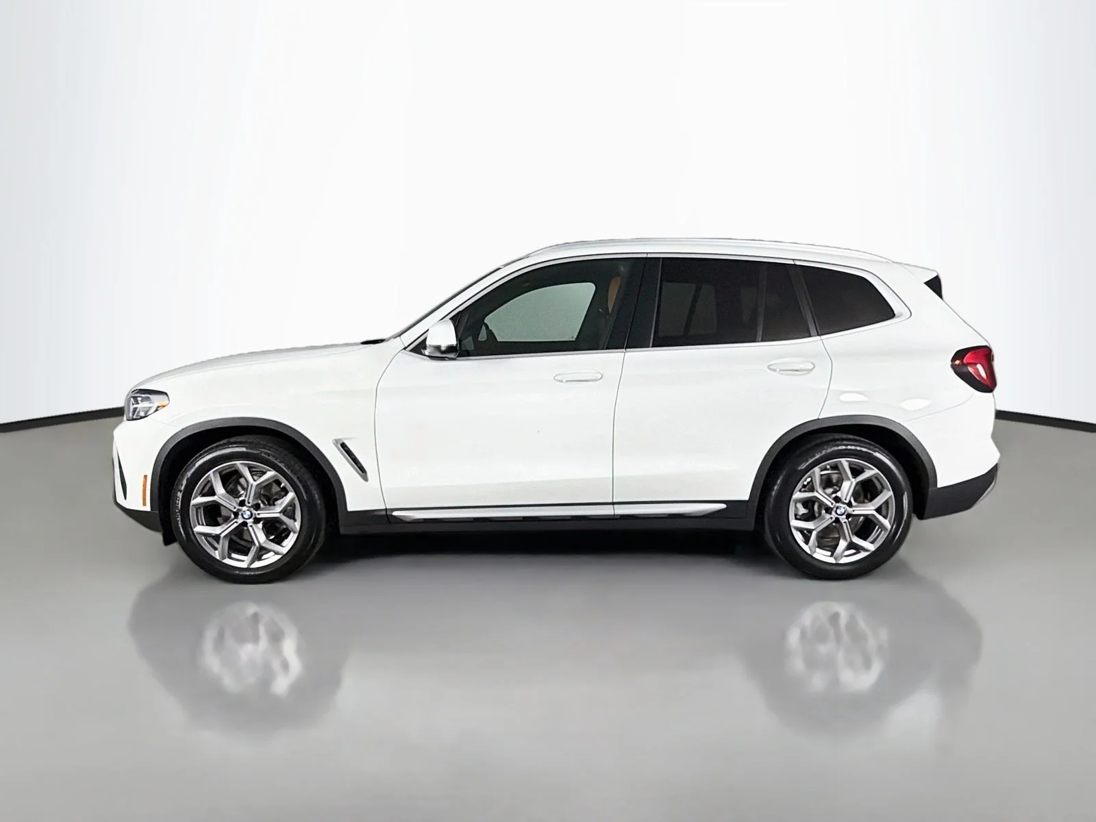 Certified Used 2023 Alpine White BMW sDrive30i image 4