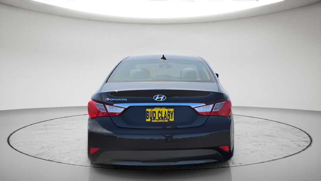 Used 2014 Black Hyundai GLS image 16